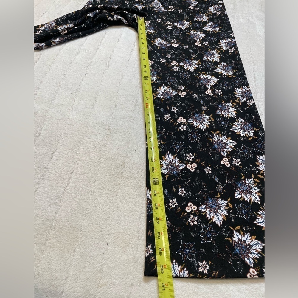 Zoe + Phoebe bohemian dress pants Stretchy Floral pattern. Size L - Picture 7 of 10